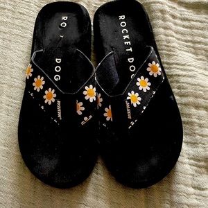 Rocket dog flip-flops